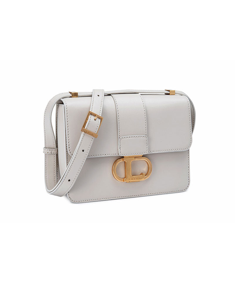 オブジェM ロゴバックル付き本革ショルダーバッグ